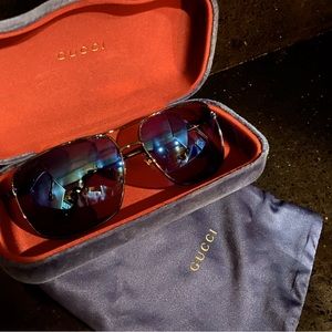 Men’s GUCCI sunglasses w case